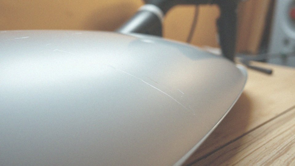 Jak działa usuwanie rys z plastiku za pomocą suszarki do włosów?